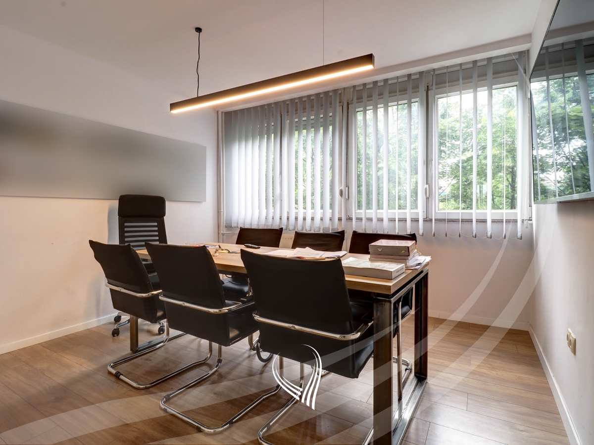 Zyre me 4 dhoma pune me qira në lagjen Ulpiana4