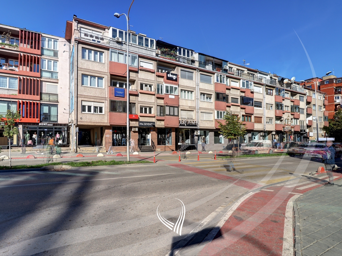 Banesë me 2 dhoma gjumi në shitje në Qendër11