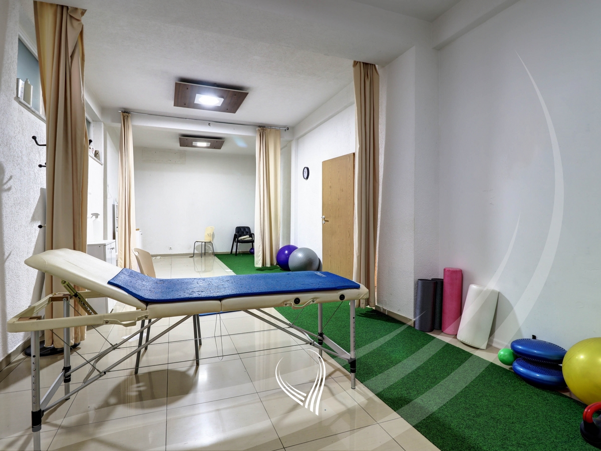 300m2 premises for rent in the neighborhood of Muhaxhere5
