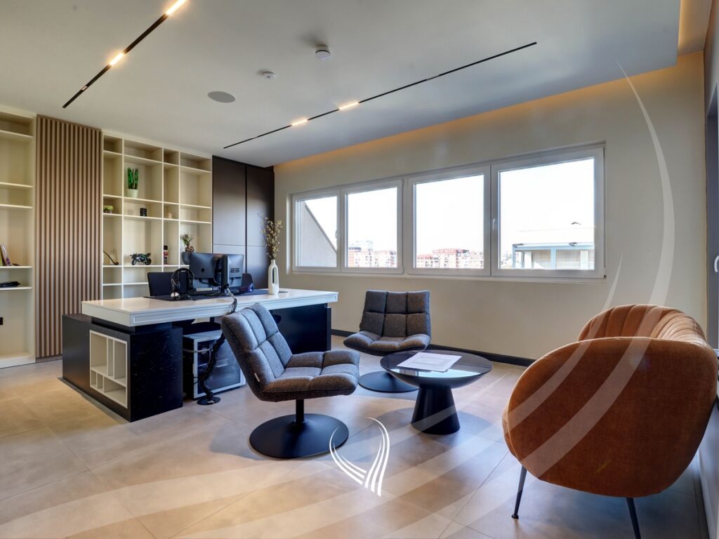 Zyre 180m2 + 70m2 terasë me qira në lagjen Mati 1 – Rruga B4