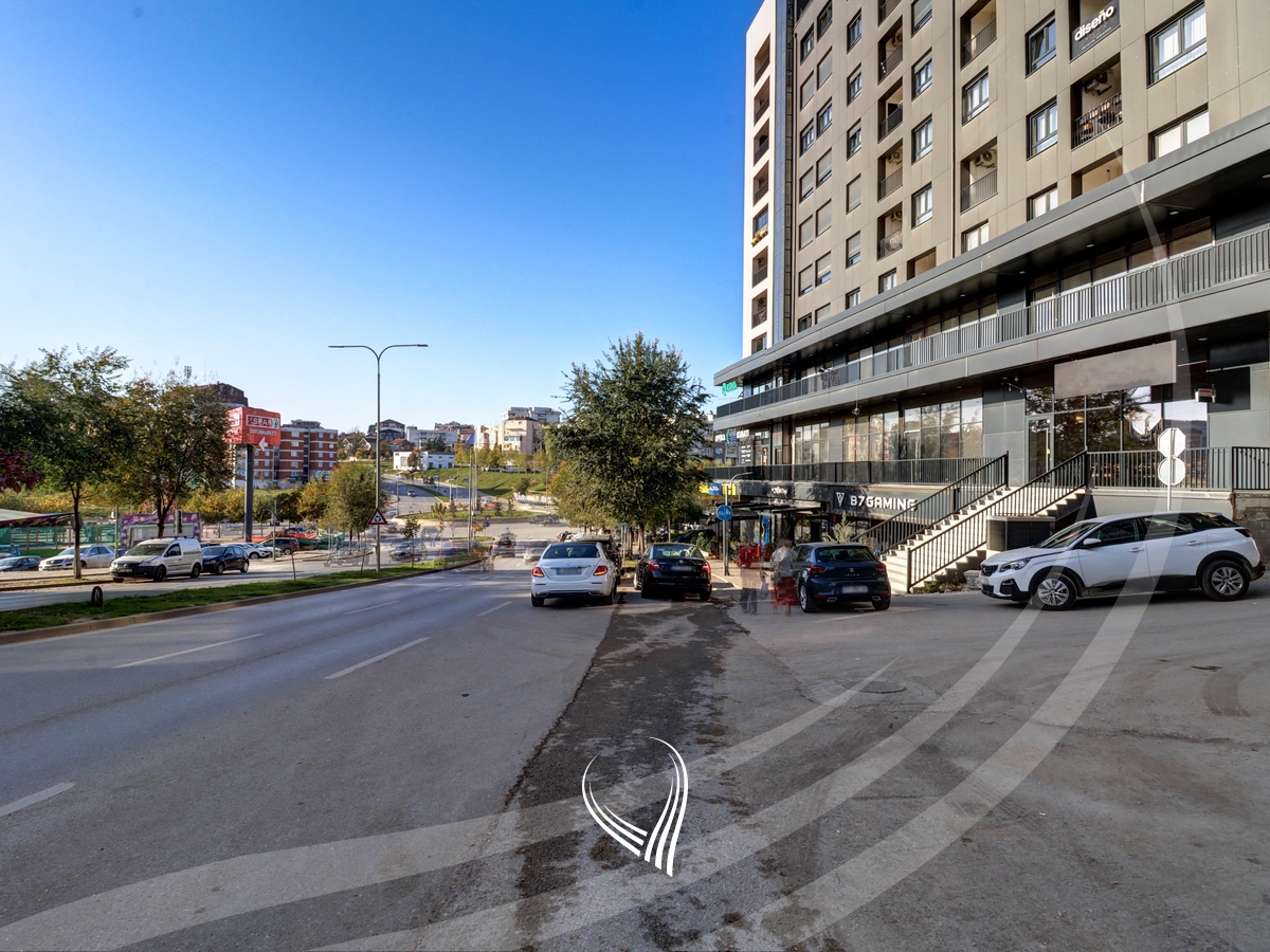 Lokal 240m2 me qira në lagjen Mati 1- Rruga C8