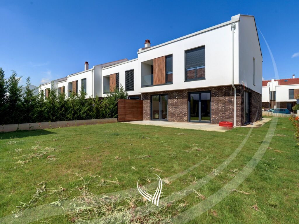 4 bedroom house for rent in Qendresa Home neighborhood0