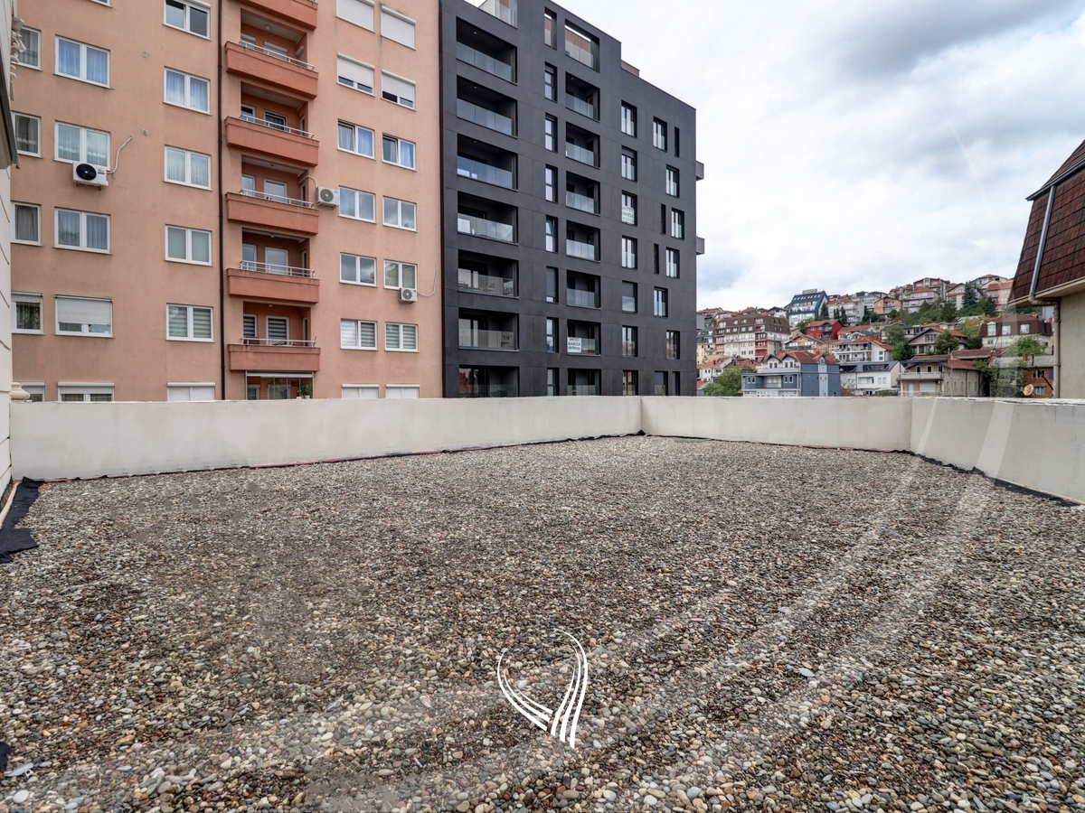 Office 141m2 + 98m2 terrace for rent in Tophane - Orhidea neighborhood10