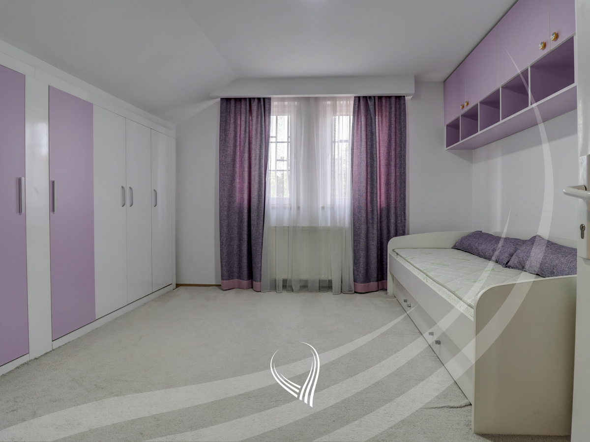5 bedroom house for rent in Calabria-Emshir neighborhood13