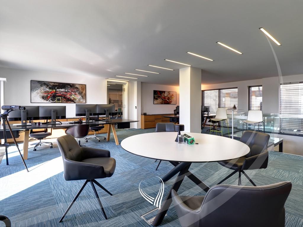 180m2 office for sale in the Center