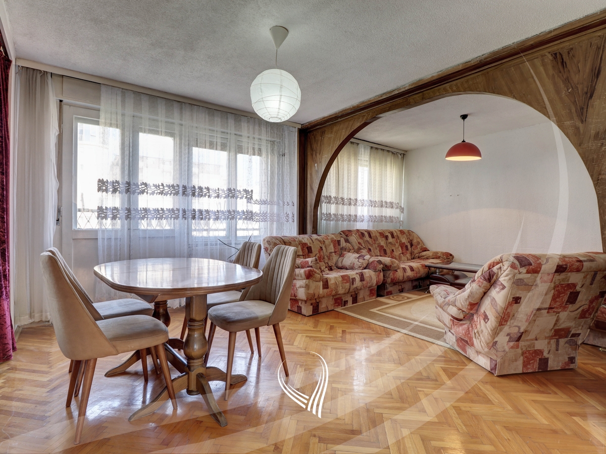 2 bedroom apartment for rent in the Center0