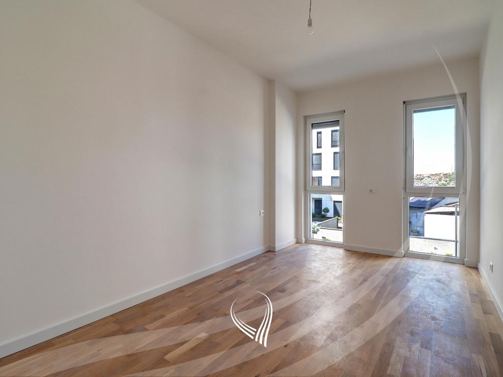 Office space with 4 rooms for rent in the Velania neighborhood – Puhiza 35