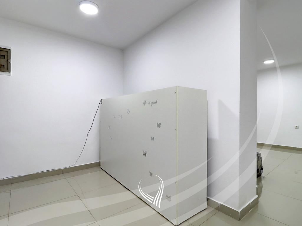 Lokal 25m2 me qira në Qendër4