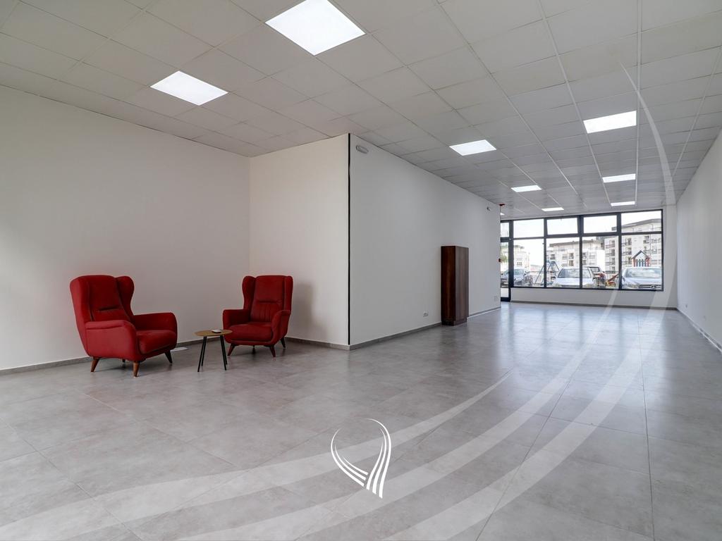 Lokal 100m2 me qira në lagjen Kalabria – Emshir