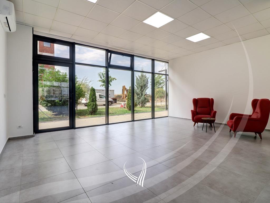 Lokal 100m2 me qira në lagjen Kalabria – Emshir3