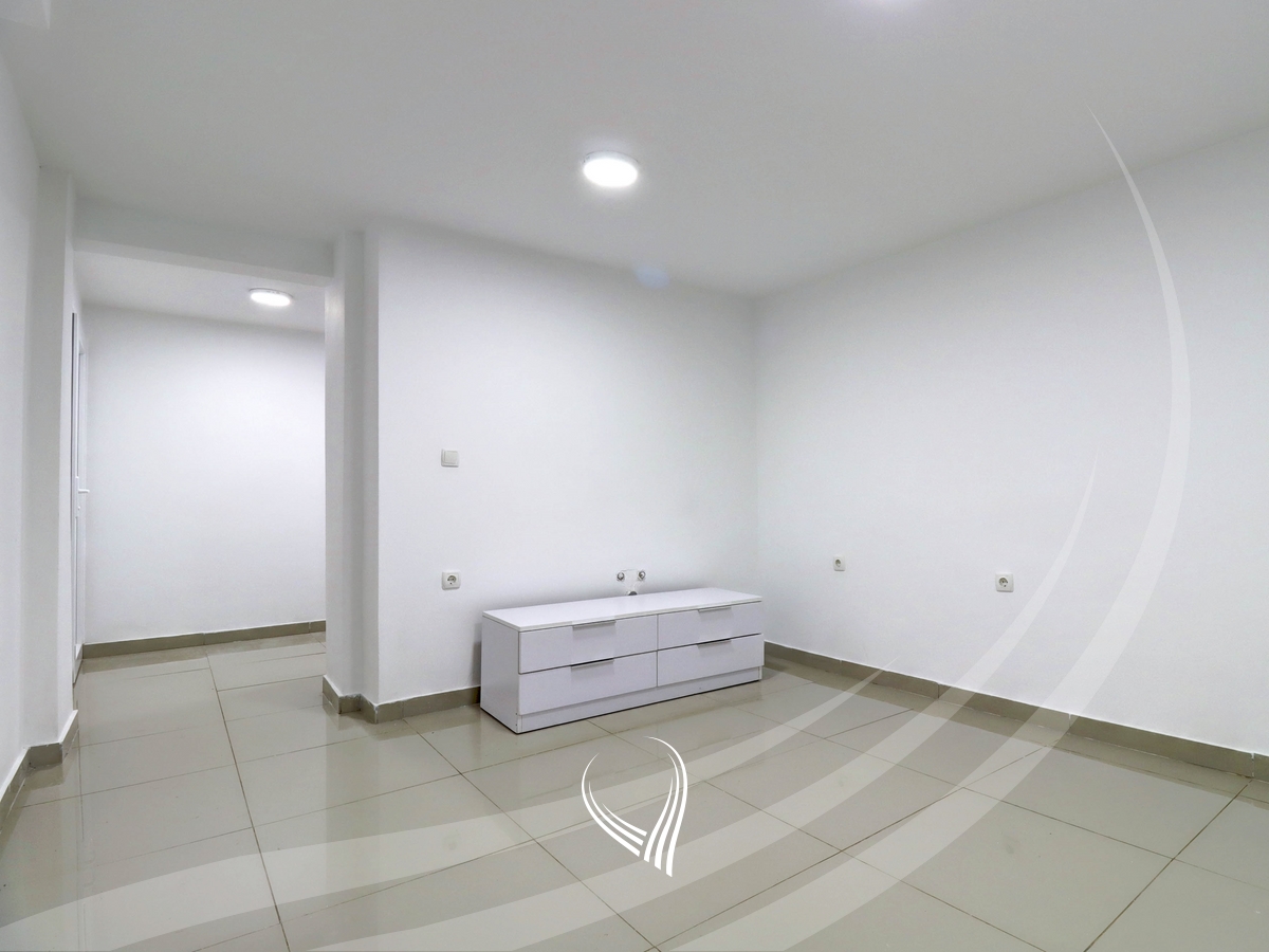 Lokal 25m2 me qira në Qendër1