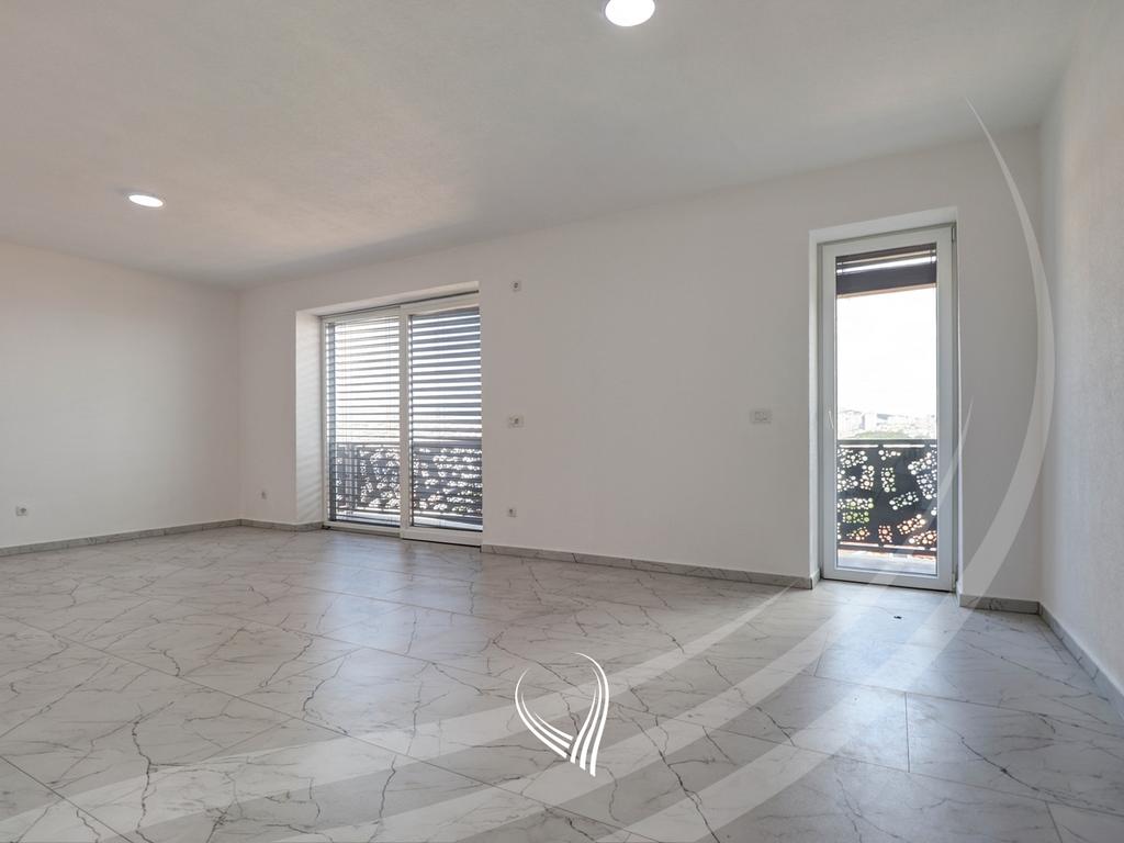 Commercial property 570m2 for rent in Arbëria-Dragodan neighborhood2