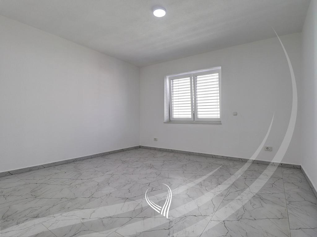 Commercial property 570m2 for rent in Arbëria-Dragodan neighborhood4