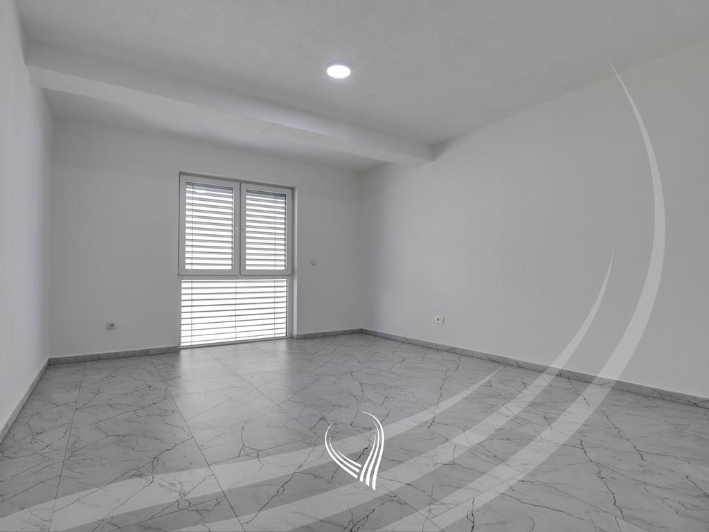 Commercial property 570m2 for rent in Arbëria-Dragodan neighborhood5