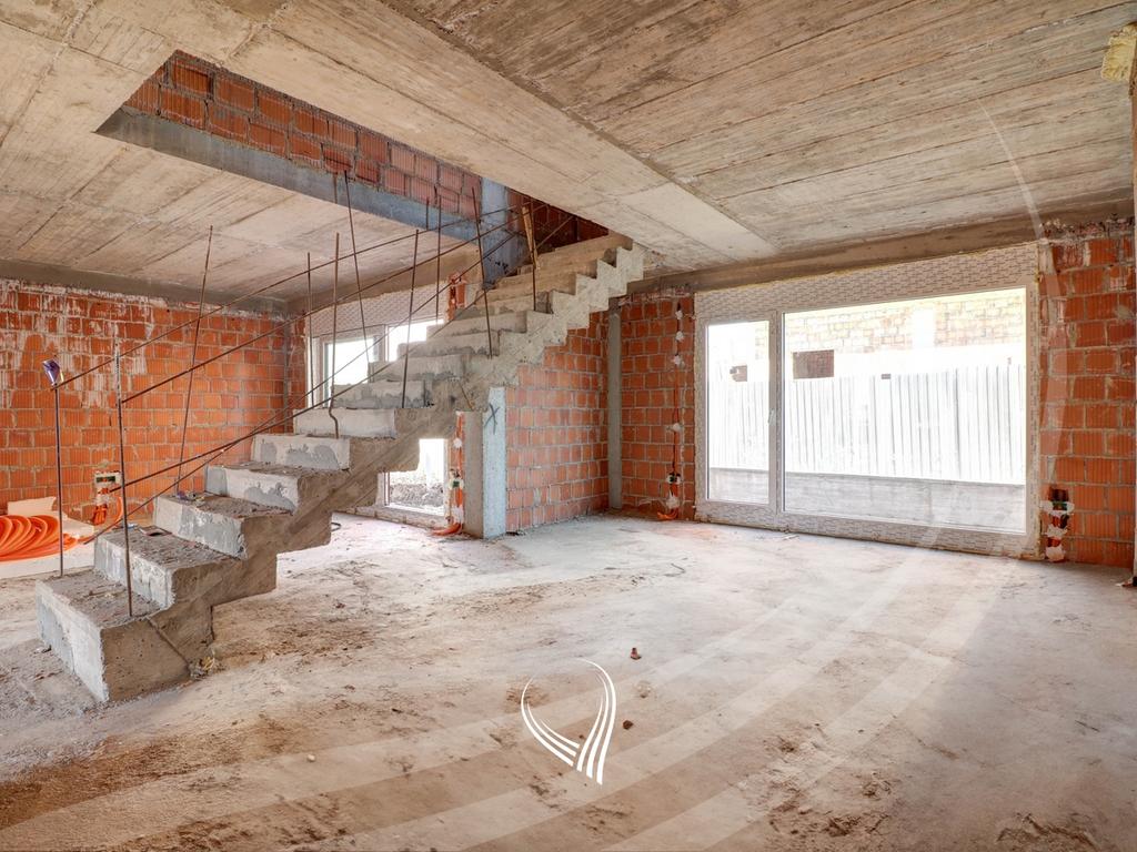 Shtëpi me 4 dhoma gjumi në shitje në Çagllavicë – Lagjja e Artë 25