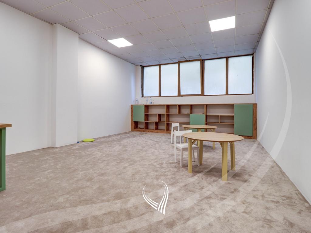 Zyre 280m2 me qira në lagjen Bregu i Diellit7