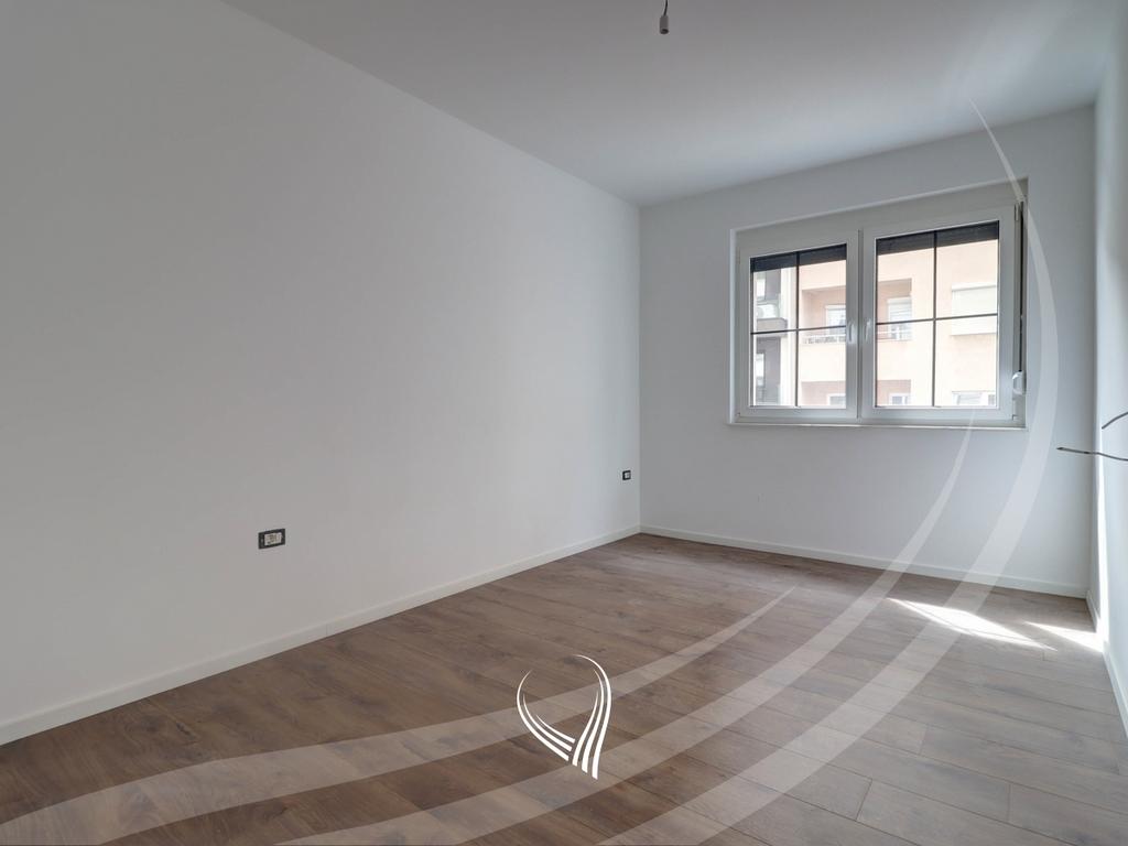 Apartment 141m2 + 95.08m2 terrace for sale in the Tophane neighborhood - Orhidea3
