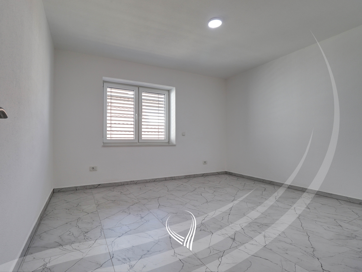 Commercial property 570m2 for rent in Arbëria-Dragodan neighborhood6