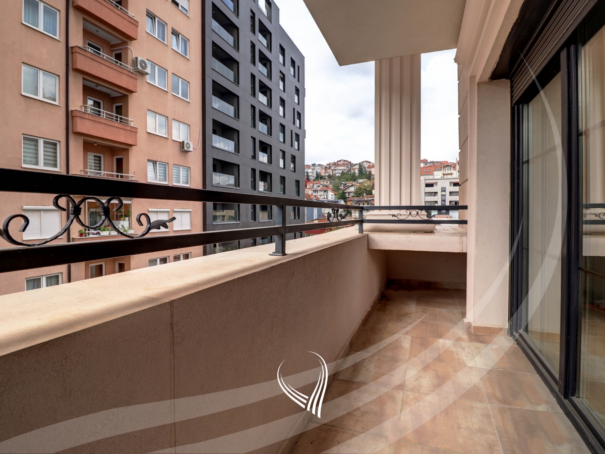 Apartment 141m2 + 95.08m2 terrace for sale in the Tophane neighborhood - Orhidea7
