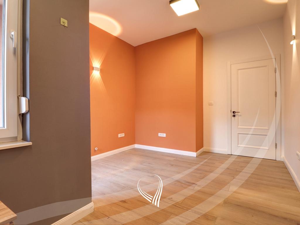 Office space with 3 rooms for rent in the Center7