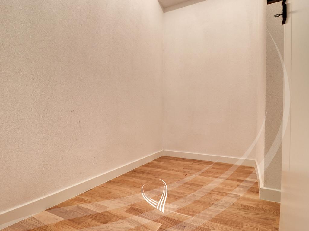 Office space with 2 rooms for rent in the Muhaxhereve neighborhood – In On3