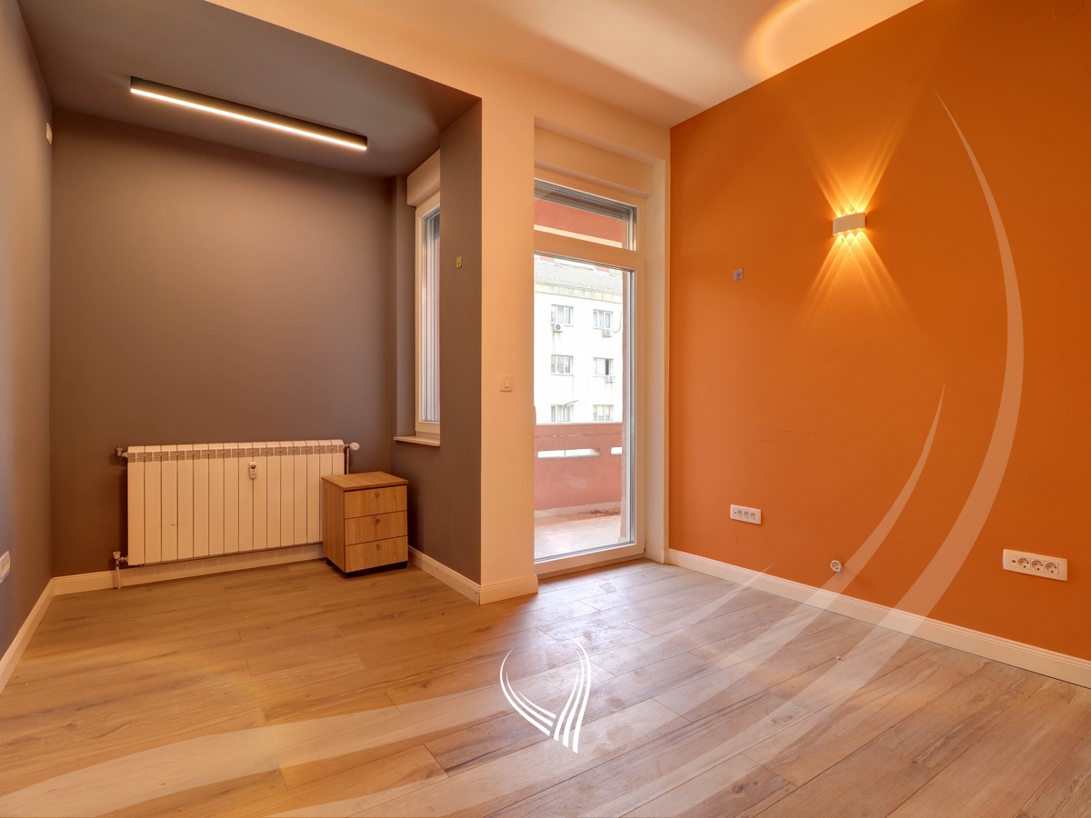 Office space with 3 rooms for rent in the Center6