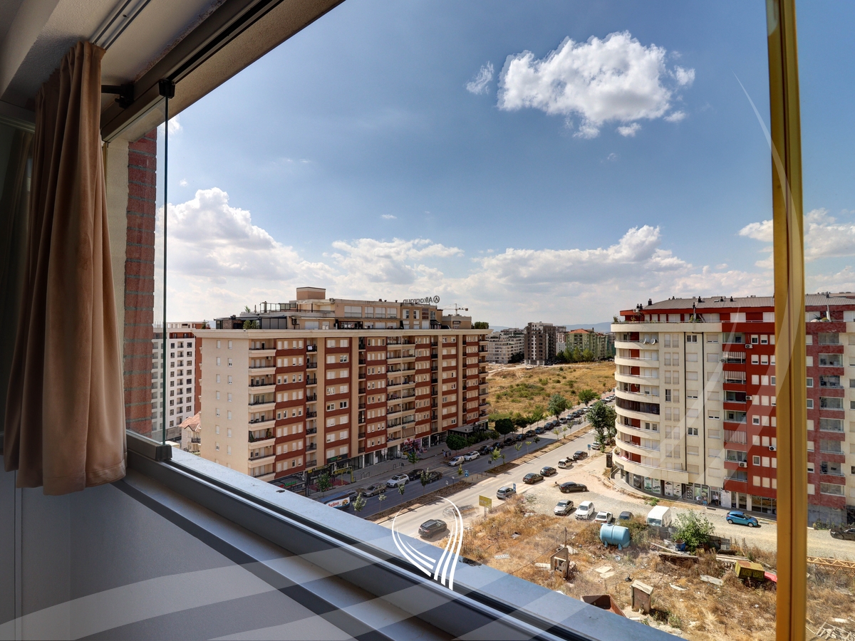 Banesë me 3 dhoma gjumi me qira në lagjen Mati 1 – Rruga C12