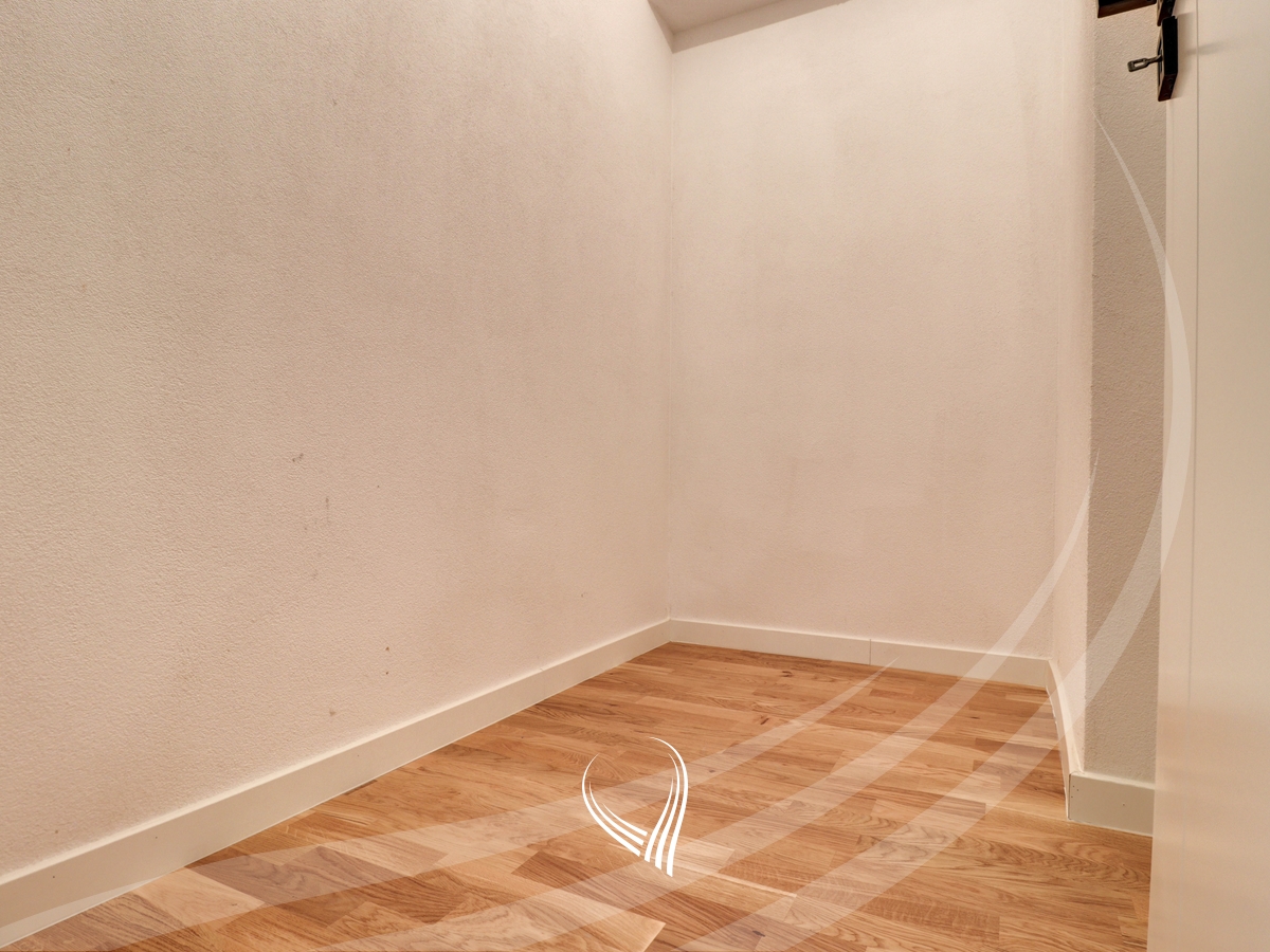 Office space with 2 rooms for rent in the Muhaxhereve neighborhood – In On3