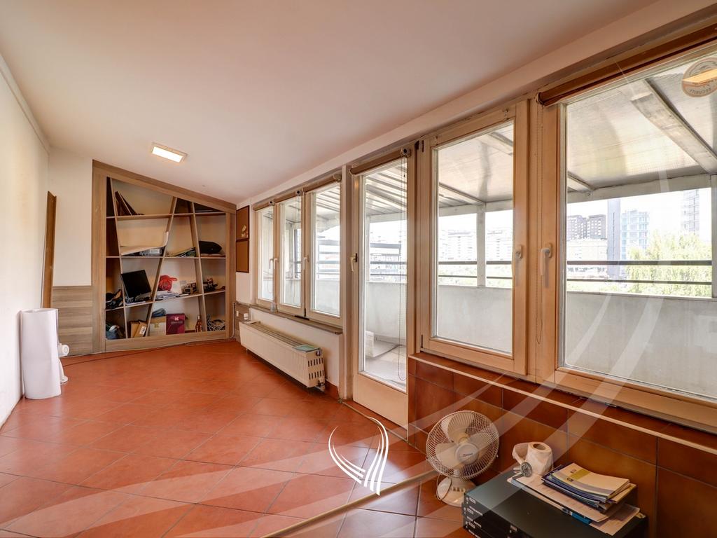 Office space with 3 rooms for rent in the Pejton neighborhood4