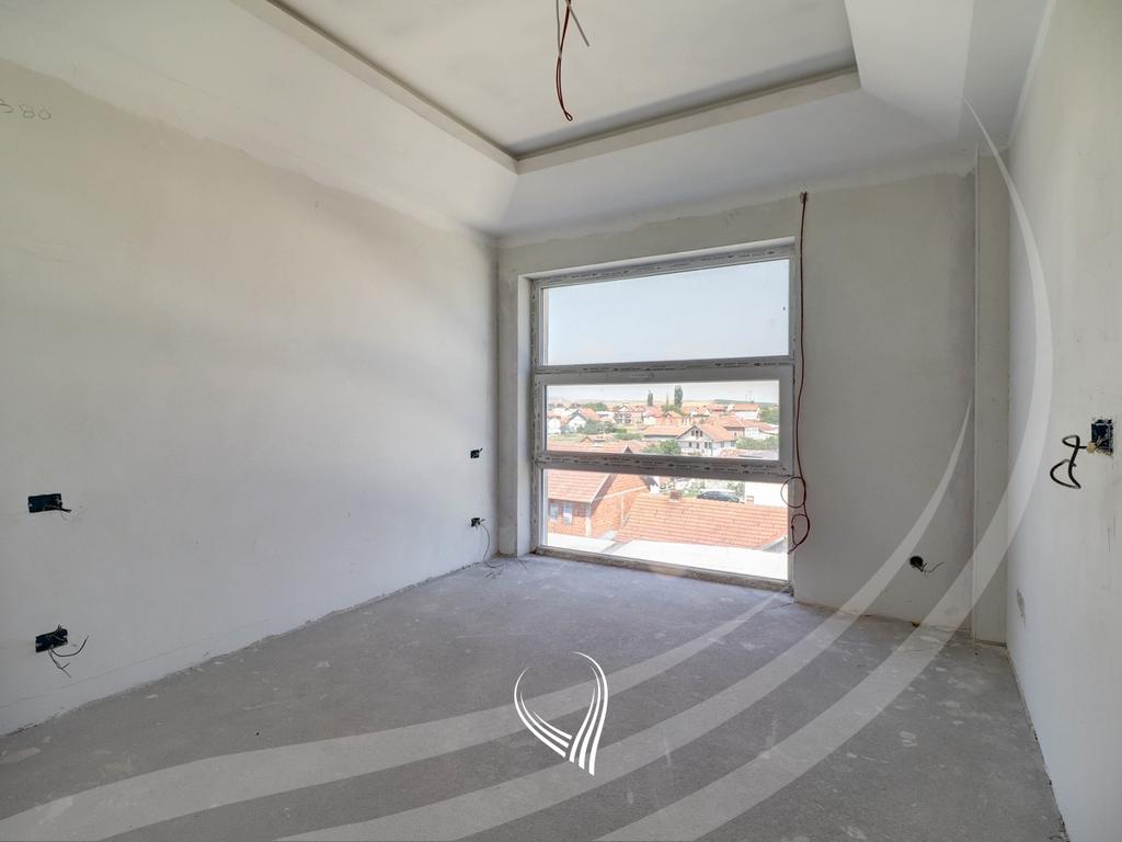 Object 2,200m2 for rent in Bresje – Fushë Kosovë13