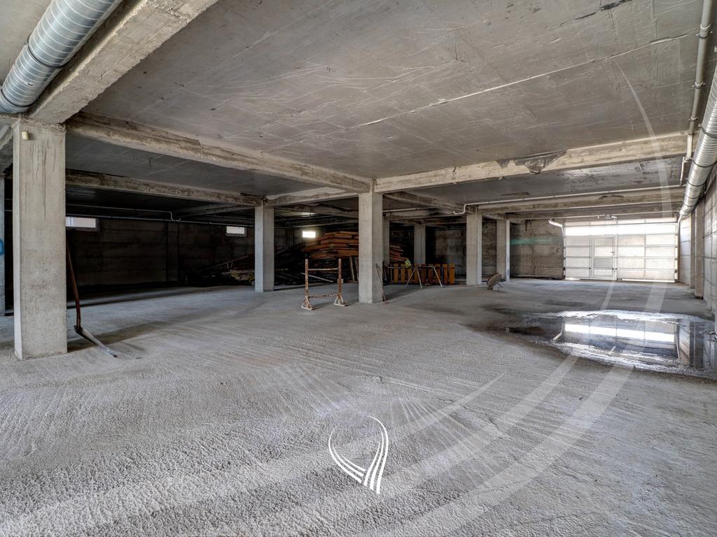 Object 2,200m2 for rent in Bresje – Fushë Kosovë18