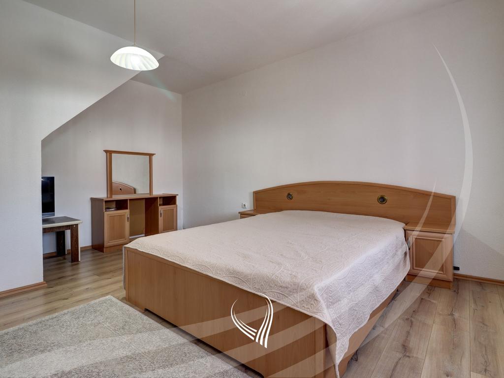 Banesë me 3 dhomë gjumi me qira në lagjen Bregu i Diellit8