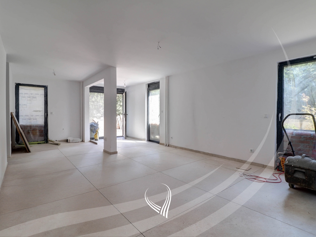 Lokal 100m2 me qira në lagjen Dardania