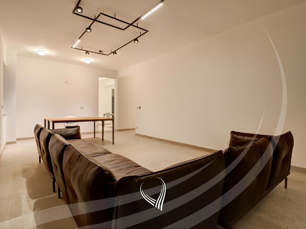 Zyre me 4 dhoma pune me qira në lagjen e Muhaxherëve - Pika Prestige1