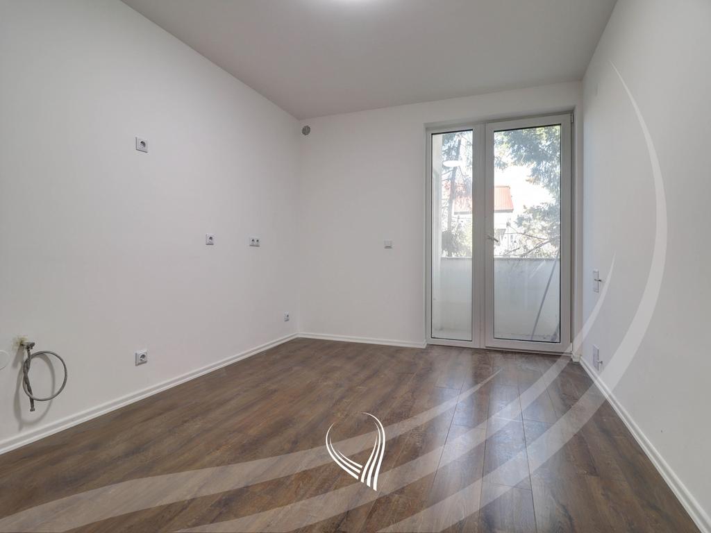 Zyre me 2 dhoma pune me qira në Qendër1