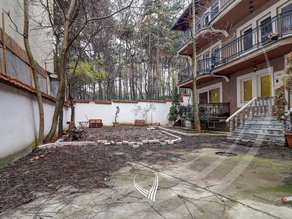 Objekt afarist 400m2 me qira në Qendër1