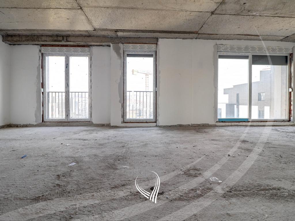 Penthouse 223.44m2 në shitje në lagjen Prishtina e re4