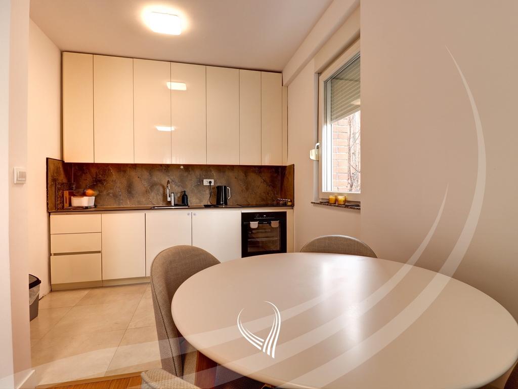 Banesë me 2 dhoma gjumi në shitje në lagjen Mati 1 – Rruga2