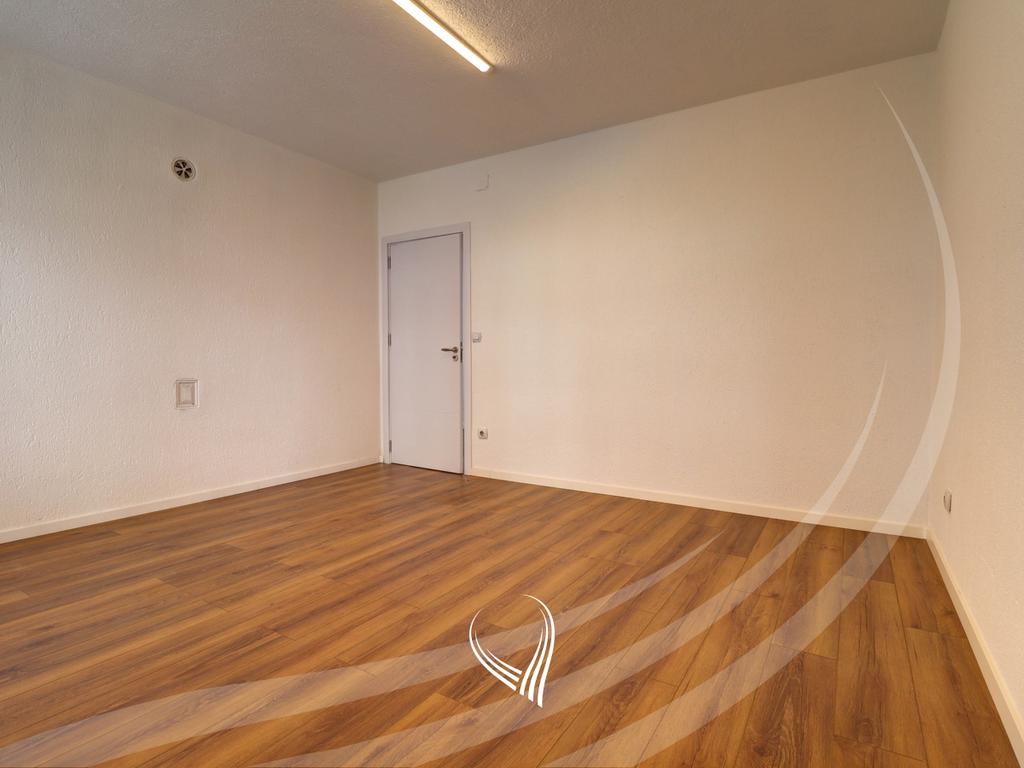 Objekt afarist 430m2 me qira në lagjen Mati 15