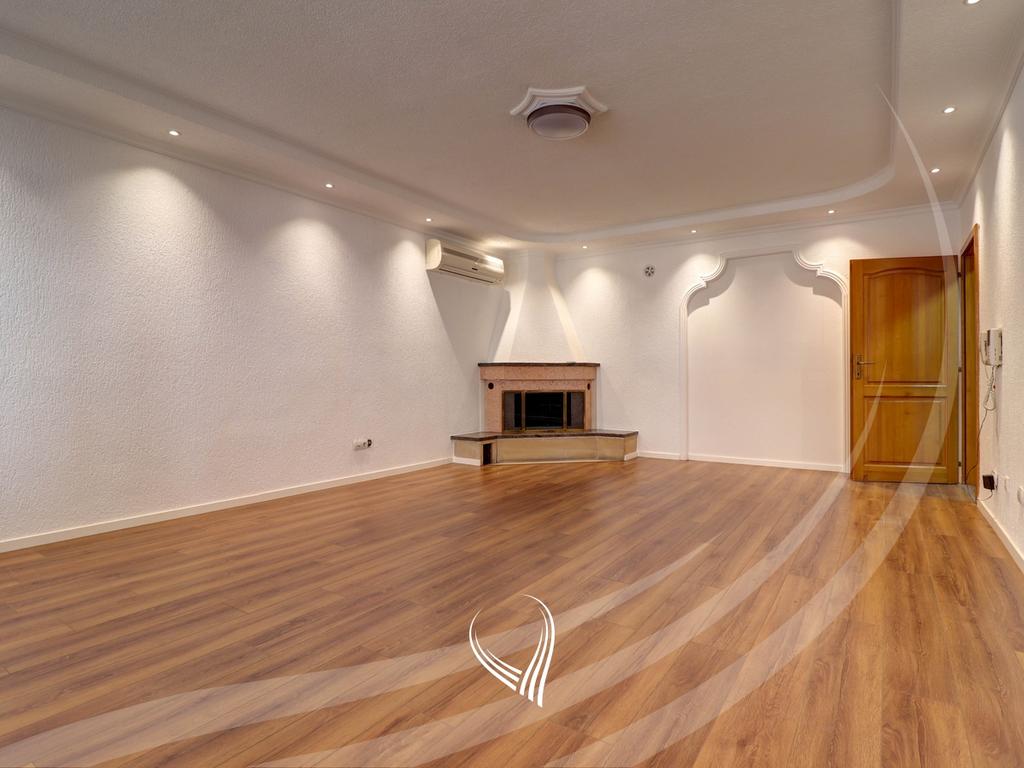 Objekt afarist 430m2 me qira në lagjen Mati 18