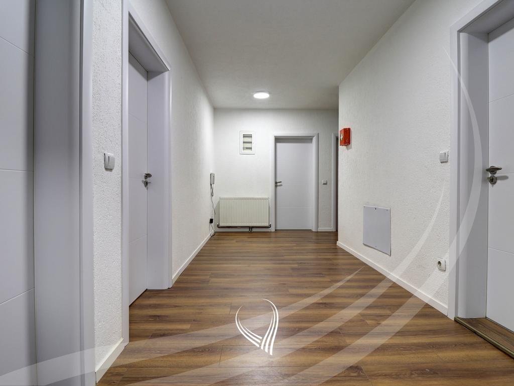 Objekt afarist 430m2 me qira në lagjen Mati 114