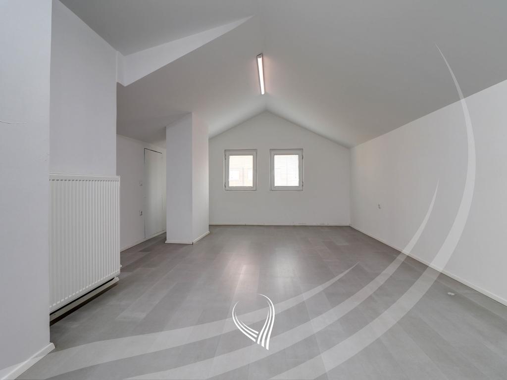 Objekt afarist 430m2 me qira në lagjen Mati 117