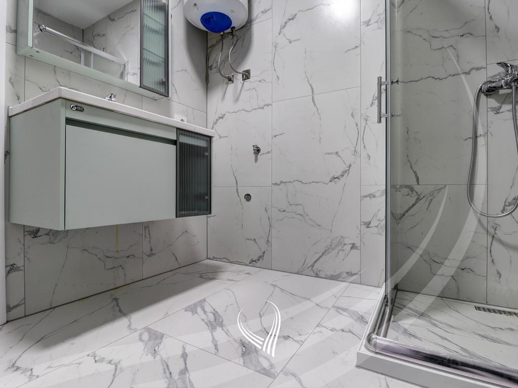 Objekt afarist 430m2 me qira në lagjen Mati 121