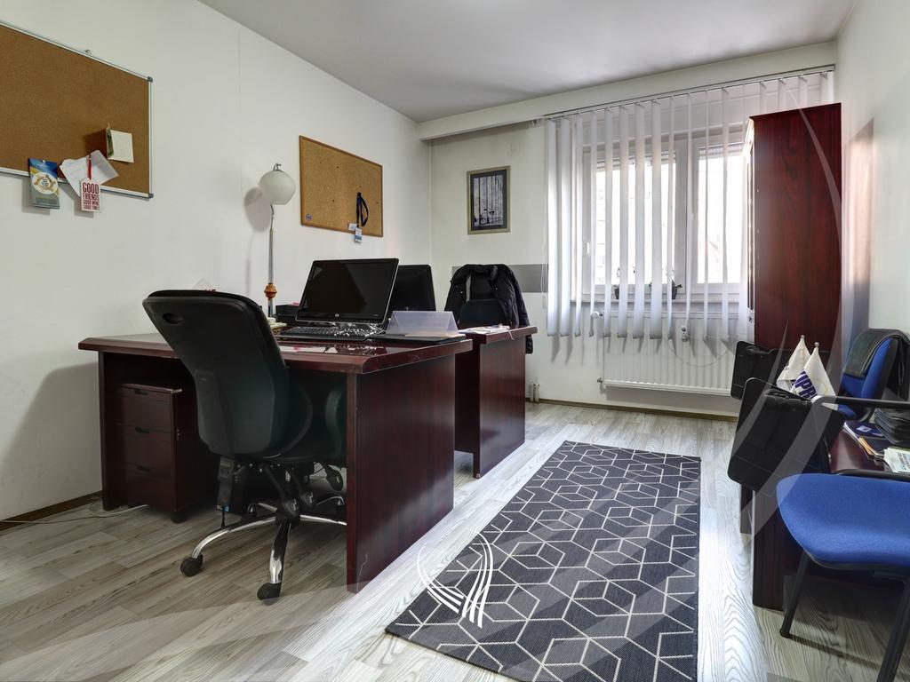 3-bedroom apartment for sale in the Bregu i Diellit neighborhood3