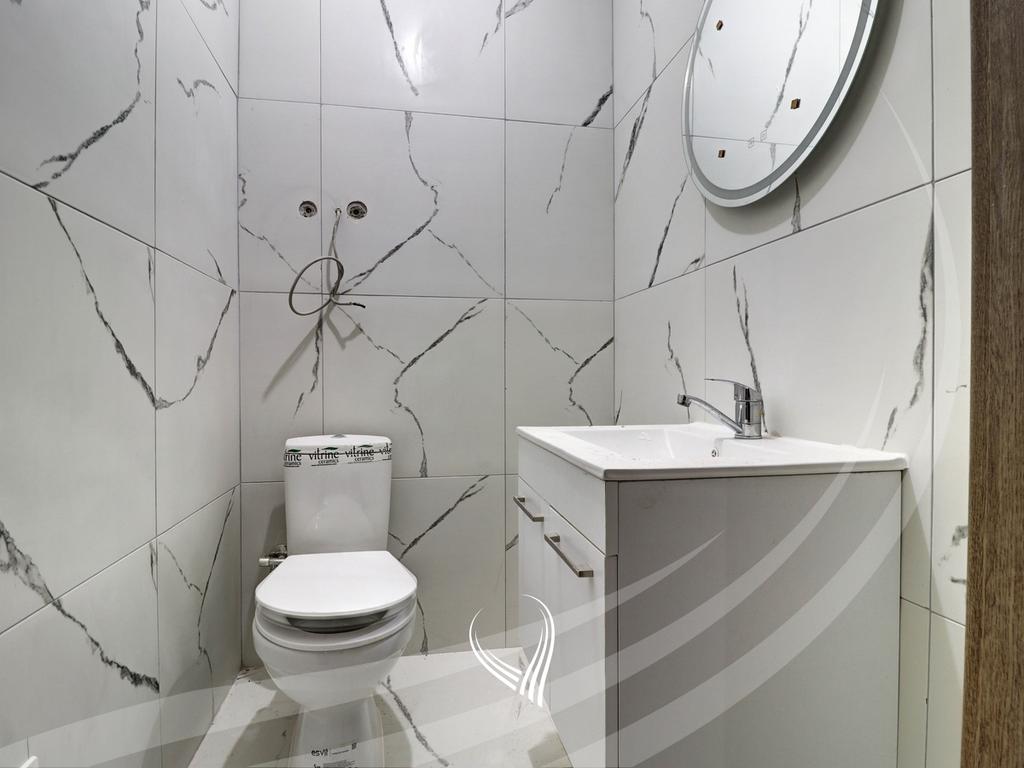 Lokal 608m2 me qira në lagjen Prishtina e Re – Berisha Group4