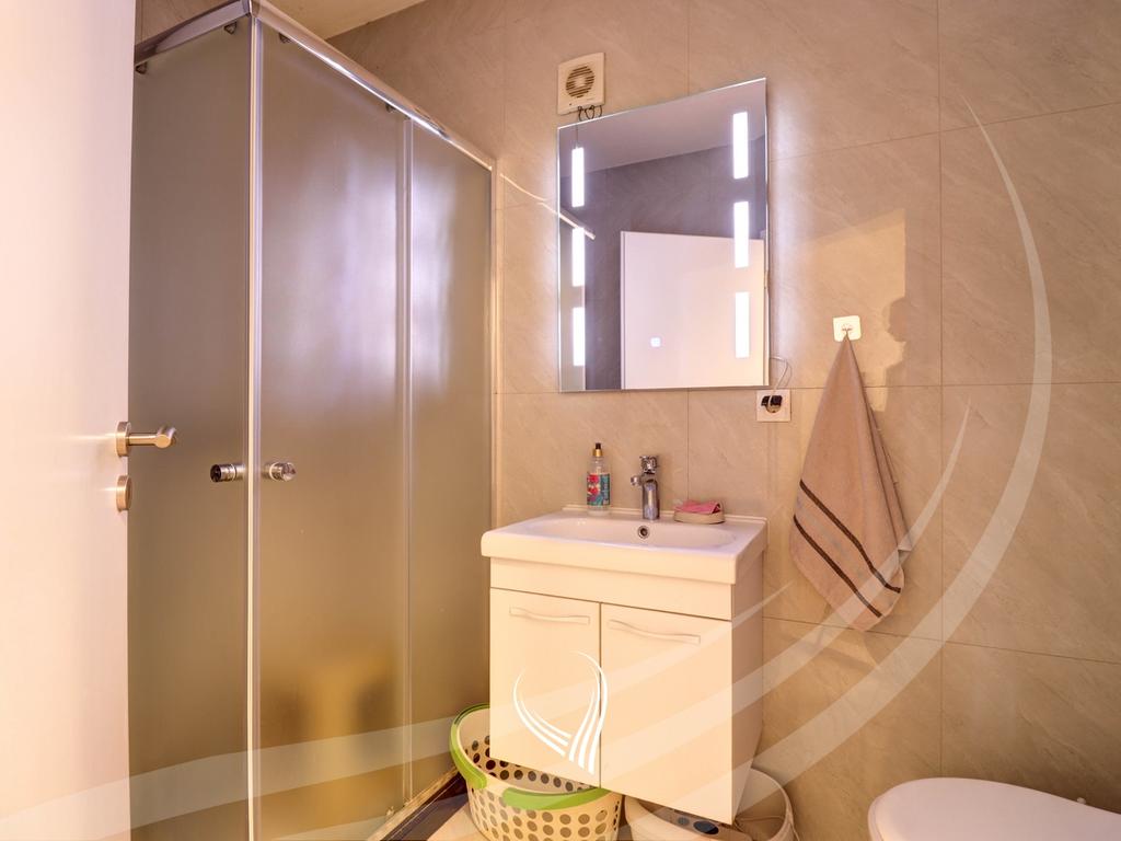 Banesë me 2 dhoma gjumi në shitje në lagjen Arbëria – Dragodan12