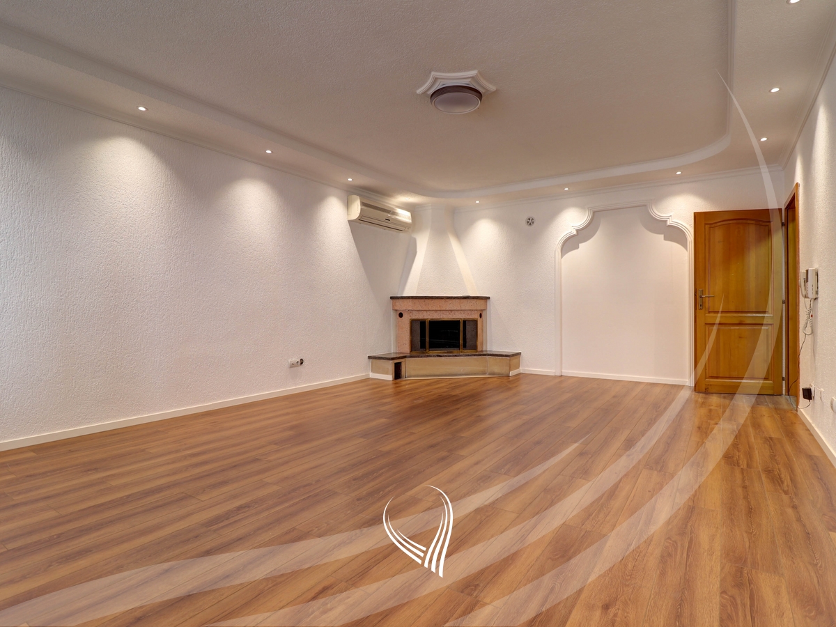 Objekt afarist 430m2 me qira në lagjen Mati 18