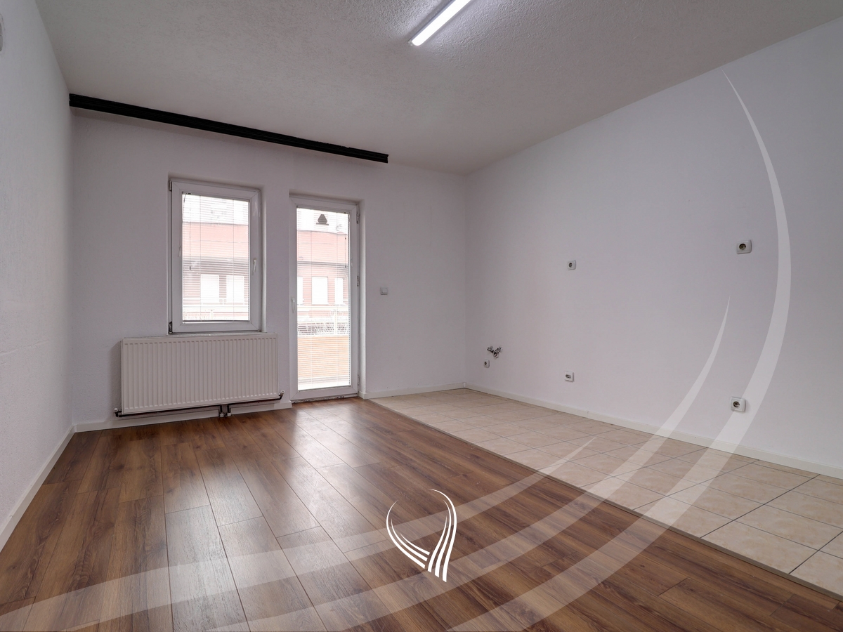 Objekt afarist 430m2 me qira në lagjen Mati 112