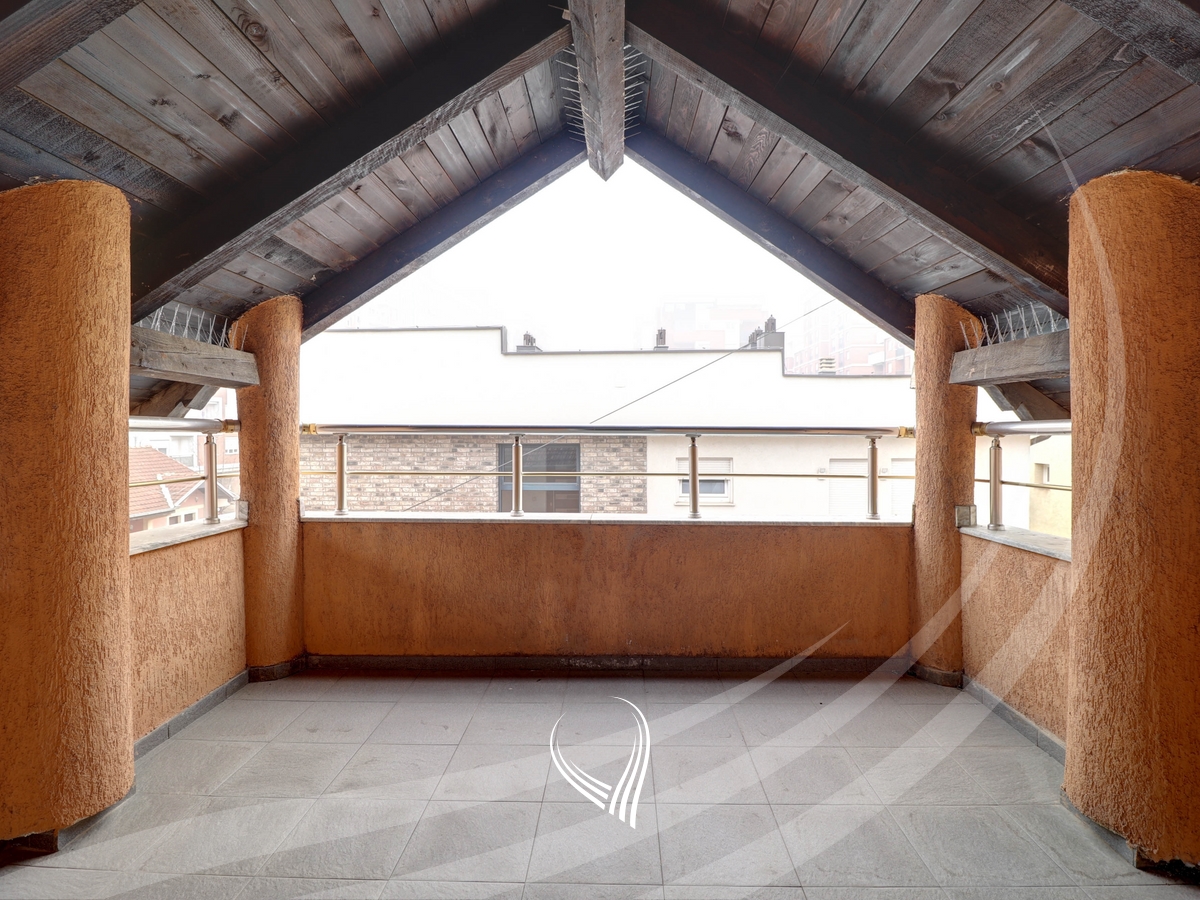 Objekt afarist 430m2 me qira në lagjen Mati 119