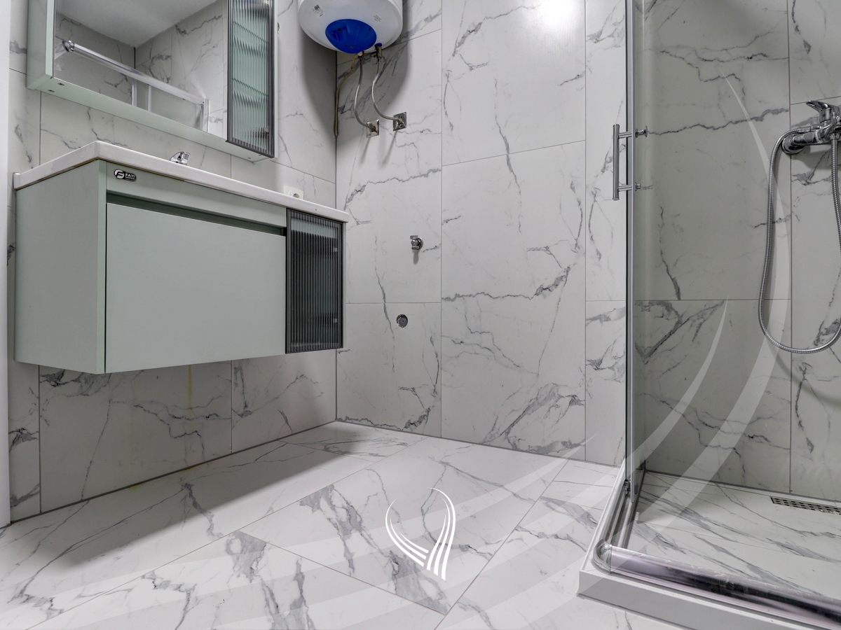 Objekt afarist 430m2 me qira në lagjen Mati 121